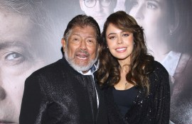 Juan Osorio y su novia en la función de estreno de la obra "No te Vayas sin Decir Adiós"
